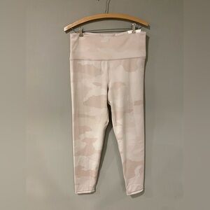 Offline by Aerie Pink Camo High-Waist 7/8 Leggings NWT Size XL